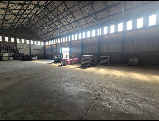 3,000M² WAREHOUSE FOR SALE IN BOKSBURG EAST